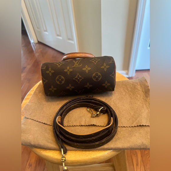 Louis Vuitton Nano Speedy - Picture 2 of 10
